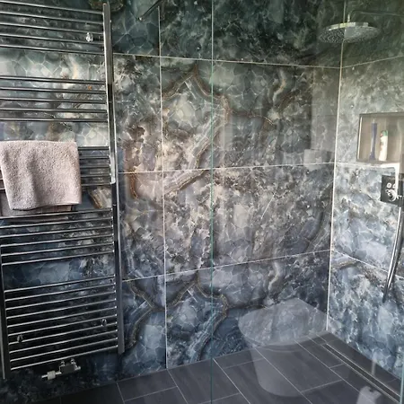 Im Weissen Haus アパート メールス